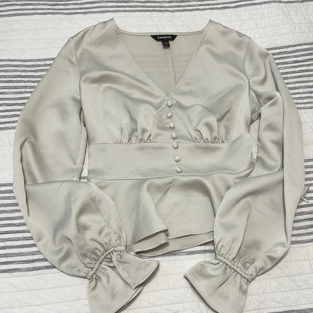 Express Balloon Sleeve Shirt
